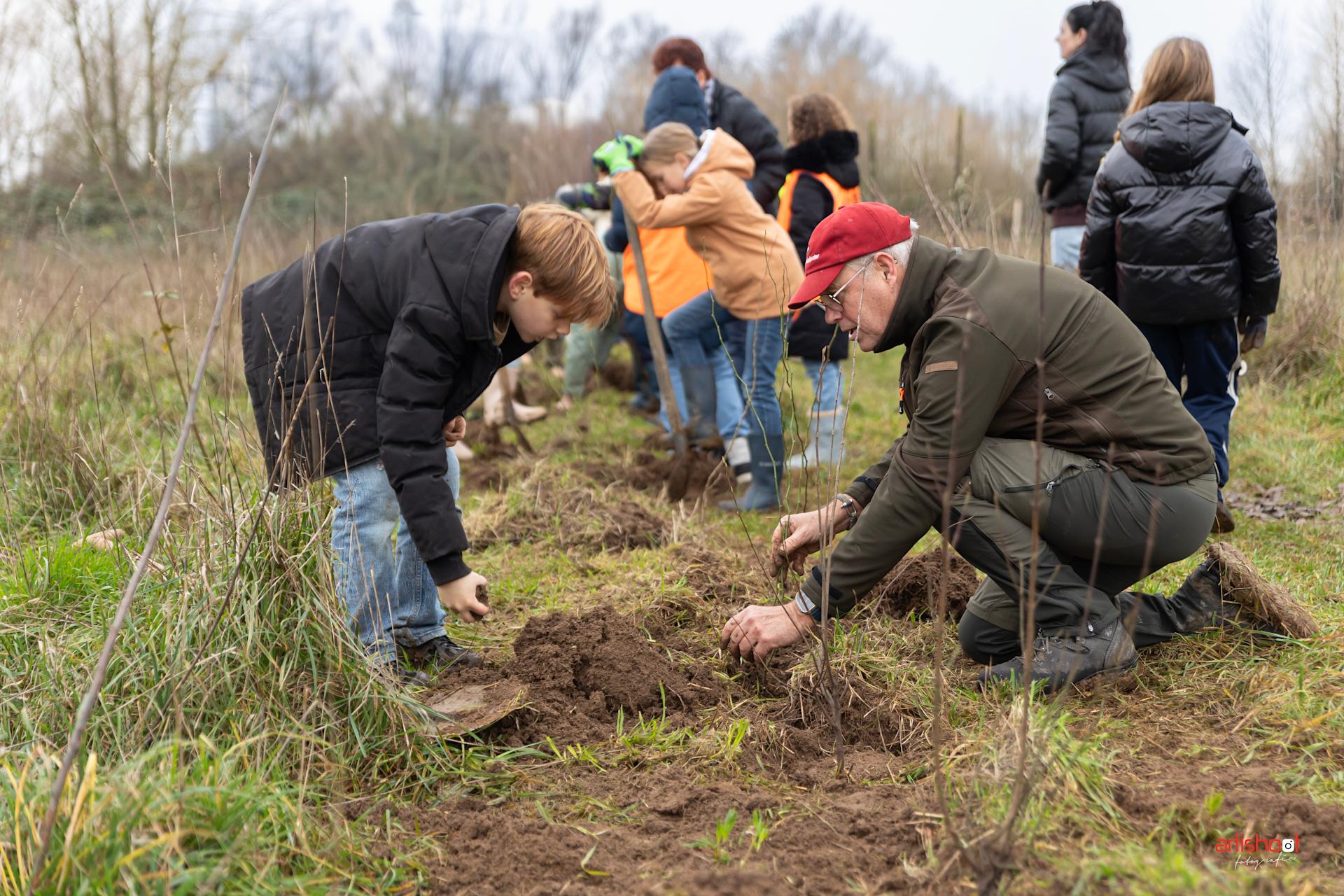 Plantdag met de kinderen van Jenaplanschool Antonius Abt